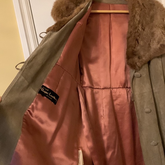 Vintage 70’s Rajac of Leathers of Canada suede coat with fur collar - Picture 6 of 9